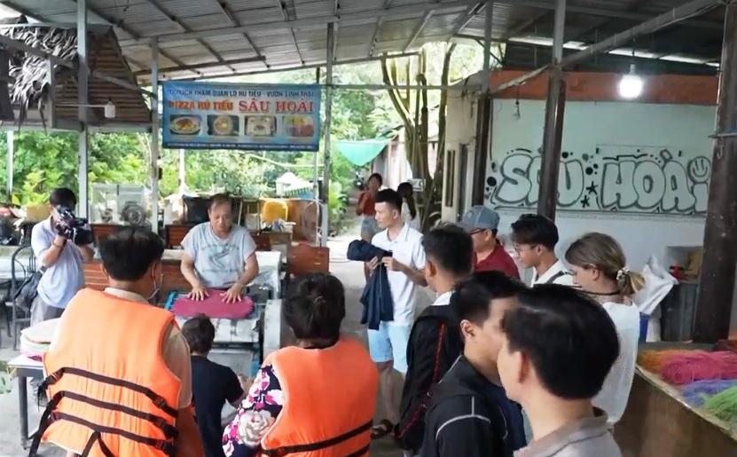 Lò Hủ Tiếu Cần Thơ – Đặc Sản Gây Nghiện, Hương Vị Đậm Đà Cân Bản Miền Tây