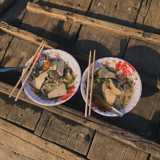 Lò Hủ Tiếu Cần Thơ – Đặc Sản Gây Nghiện, Hương Vị Đậm Đà Cân Bản Miền Tây